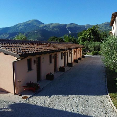 Santa Croce Villa Fossato di Vico Exterior foto