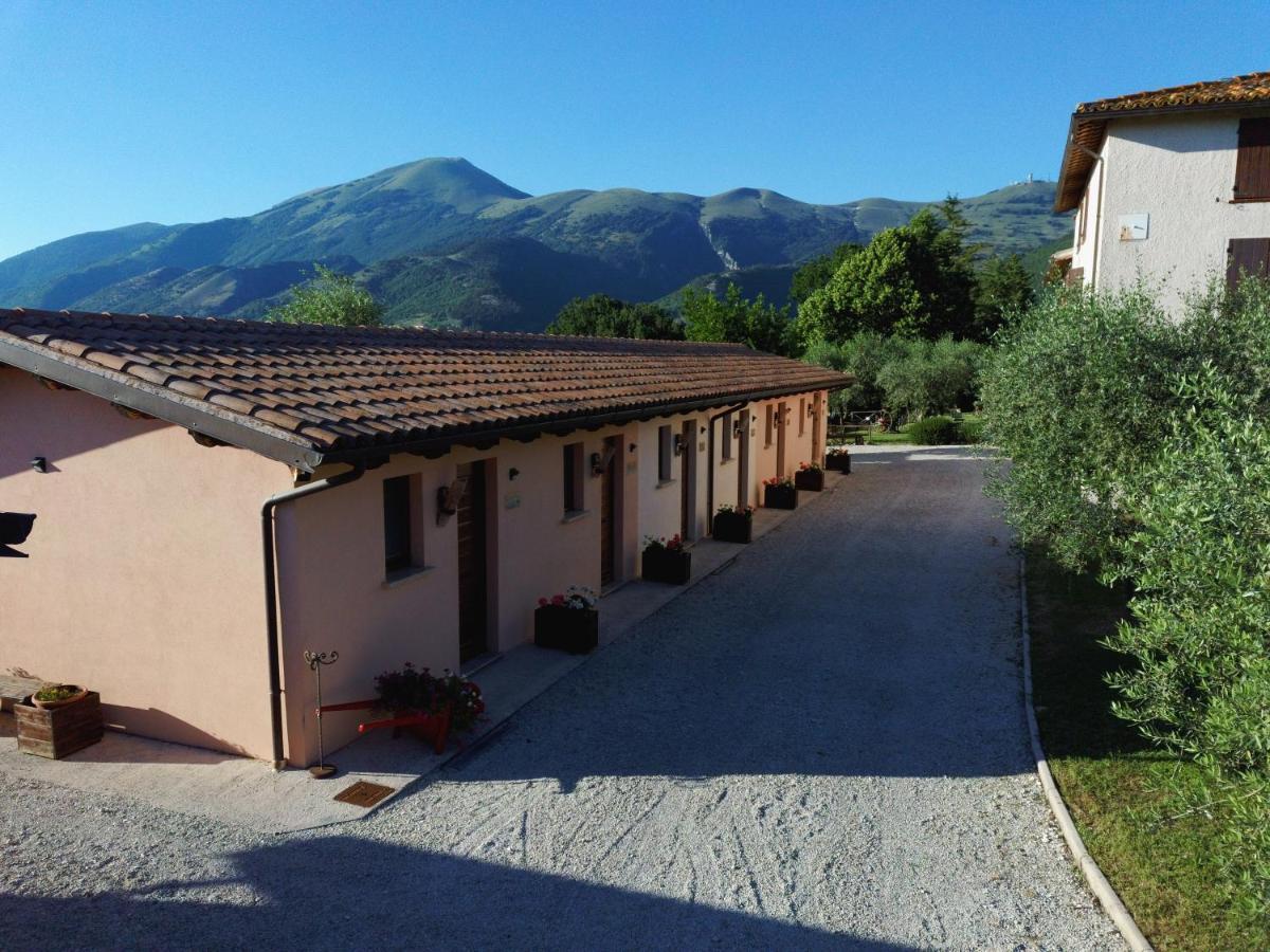 Santa Croce Villa Fossato di Vico Exterior foto
