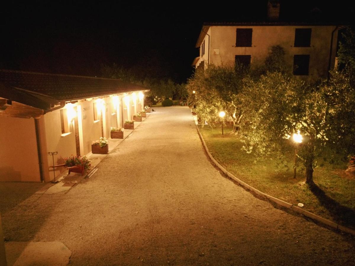 Santa Croce Villa Fossato di Vico Exterior foto