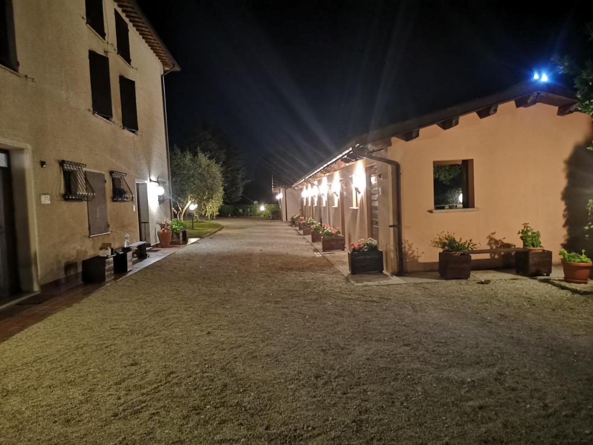Santa Croce Villa Fossato di Vico Exterior foto