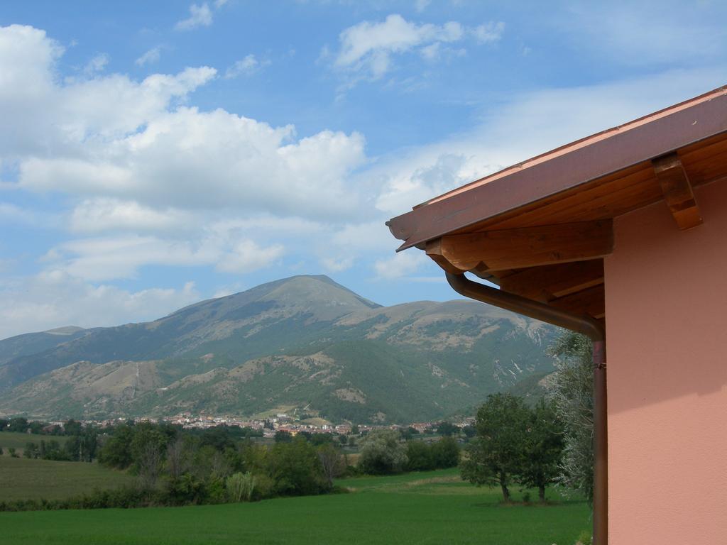 Santa Croce Villa Fossato di Vico Exterior foto