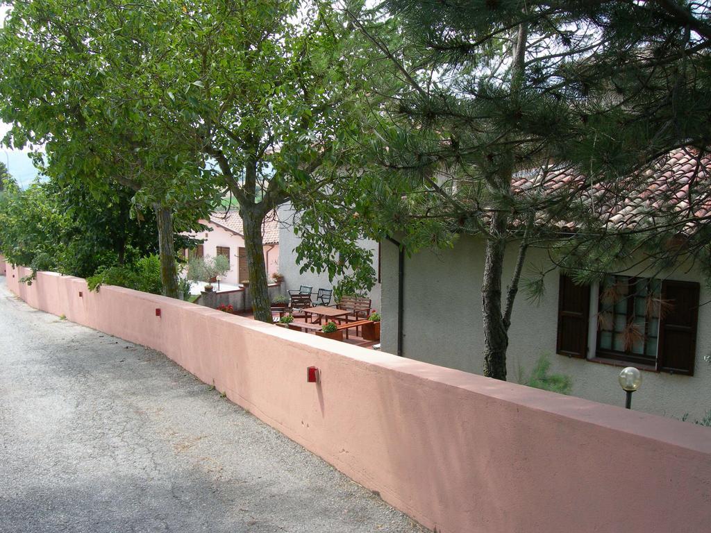 Santa Croce Villa Fossato di Vico Exterior foto
