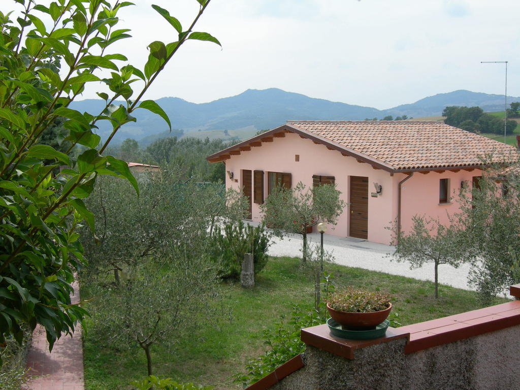 Santa Croce Villa Fossato di Vico Exterior foto