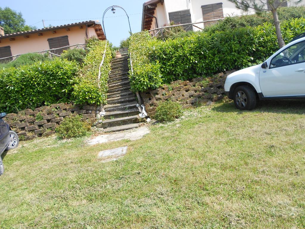 Santa Croce Villa Fossato di Vico Exterior foto