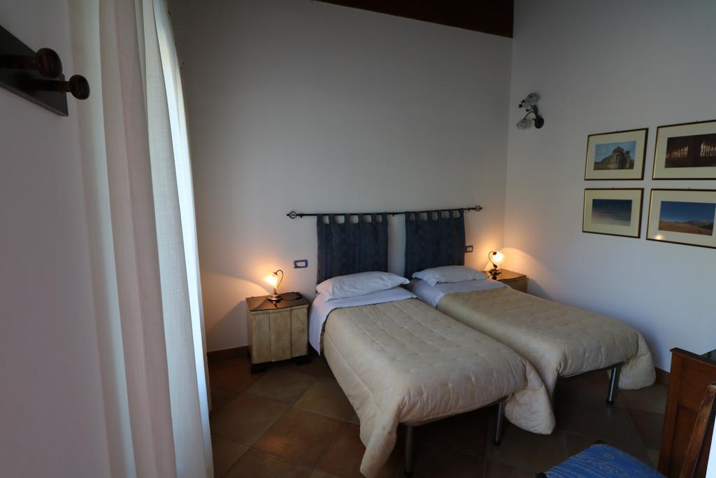 Santa Croce Villa Fossato di Vico Exterior foto