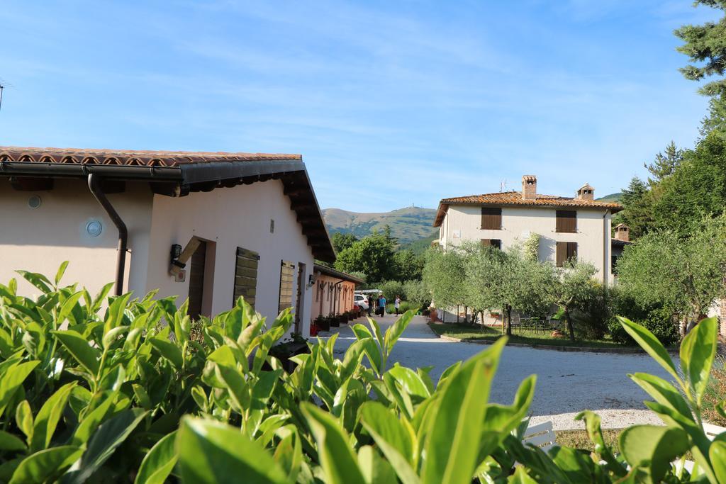 Santa Croce Villa Fossato di Vico Exterior foto